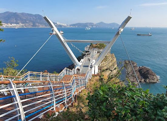 south-korea/yeongnam-region/landmark/songdo-yonggung-suspension-bridge