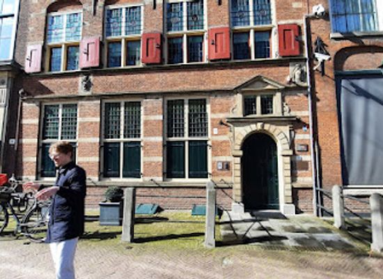 netherlands/the-hague/landmark/old-building-with-ancient-dutch-architecture