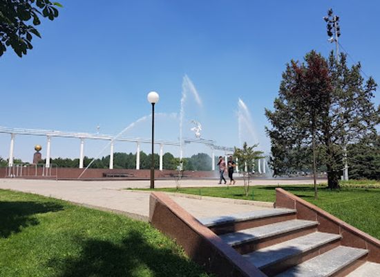 uzbekistan/tashkent/landmark/mustakillik-square