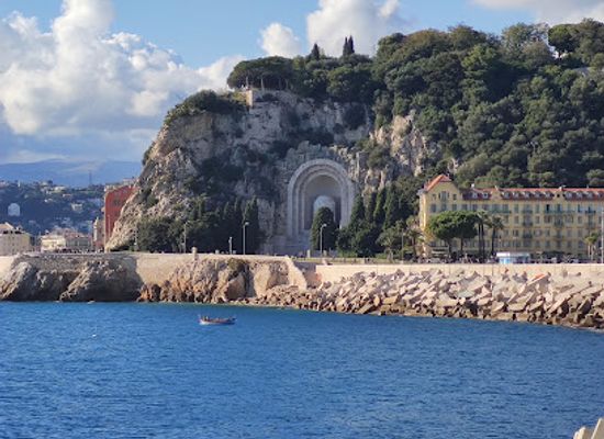 france/nice/landmark/phare-de-nice