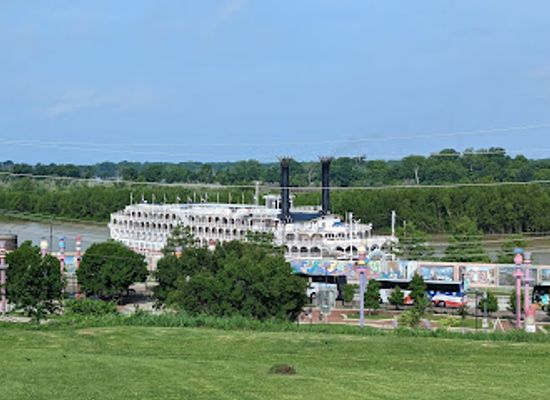 mississippi/the-loess-hills/landmark/vicksburg-riverfront-murals
