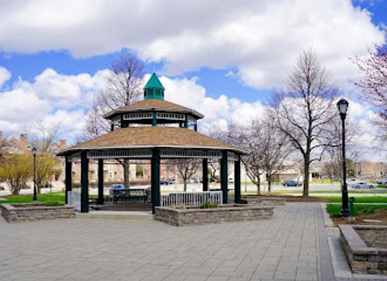 illinois/palatine/landmark/towne-square