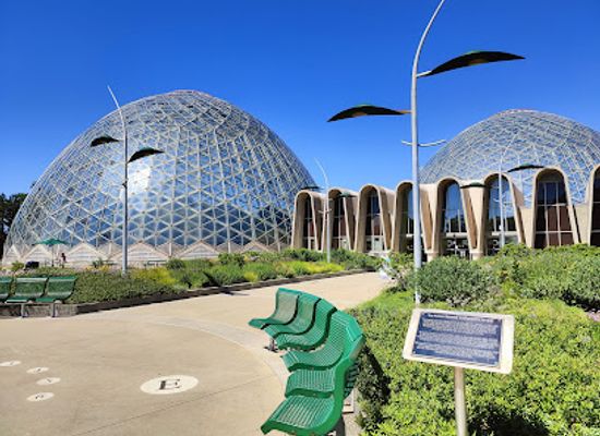 wisconsin/milwaukee/downtown/landmark/mitchell-park-domes-horticulture-conservatory
