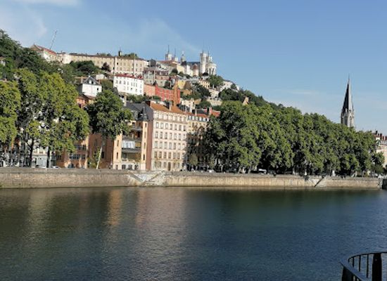 france/rhone-alpes/landmark/paroisse-catholique-saint-martin-d-ainay