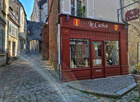 france/picardy/landmark/le-cachot