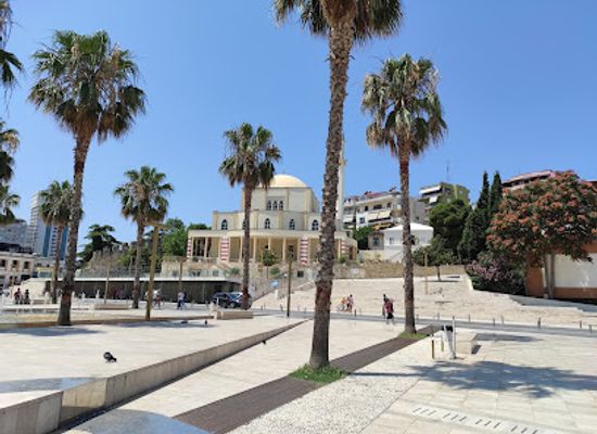 albania/durres/landmark/town-square-of-durres-sheshi-liria