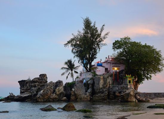 vietnam/phu-quoc/landmark/dinh-cau-temple