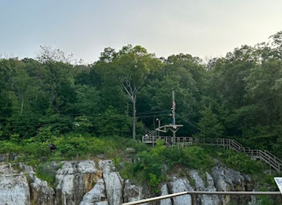 tennessee/chattanooga-valley/landmark/colorblind-viewfinder-ruby-falls-lookout-mountain-blue-heron-overlook