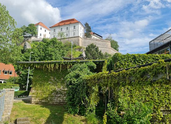 hungary/veszprem/landmark/monasteries-and-gardens