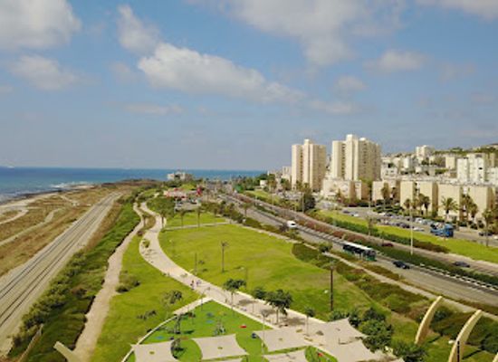 israel/haifa/landmark/hecht-park