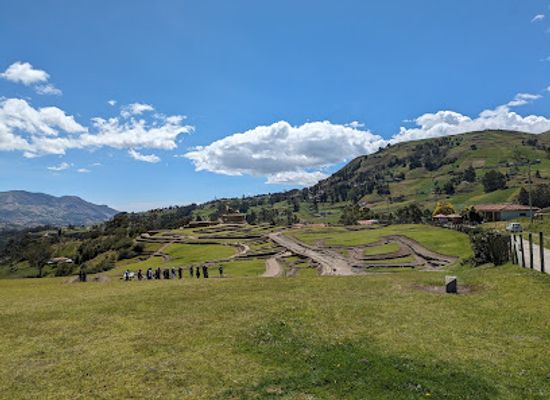 ecuador/highland-valleys/landmark/intinahui-cara-del-sol