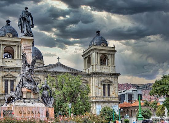 bolivia/la-paz-valley/landmark/plaza-murillo