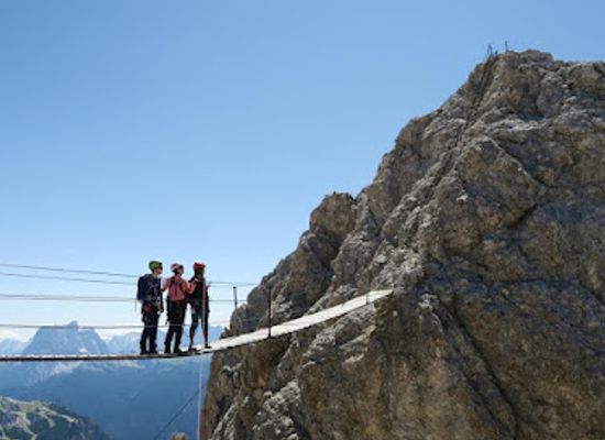italy/cortina-d-ampezzo/landmark/gruppo-guide-alpine-cortina
