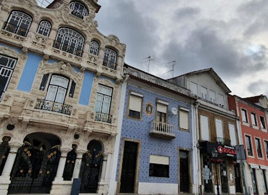 portugal/aveiro/landmark/moliceiros-pier