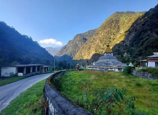 india/tawang/landmark/gorsam-stupa
