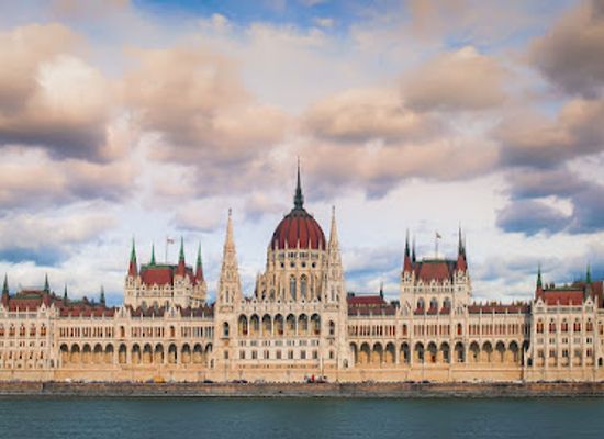 hungary/csallokoz/landmark/hungarian-parliament-building