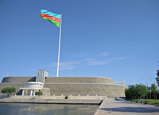 azerbaijan/karabakh-region/landmark/state-flag-square