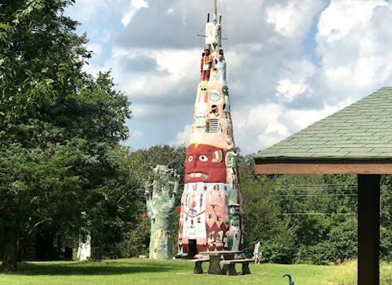 oklahoma/southeastern-oklahoma/landmark/ed-galloway-s-totem-pole-park