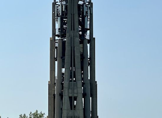 illinois/aurora/landmark/millennium-carillon-sledding-hill