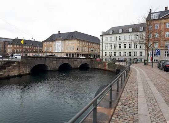 denmark/north-zealand/landmark/frederiksholms-kanal