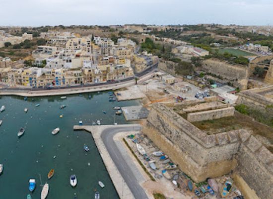 malta/cottonera/landmark/post-of-castile