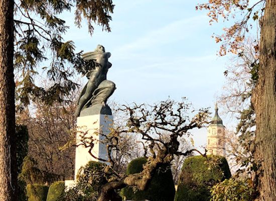 serbia/belgrade/stari-grad/landmark/monument-of-gratitude-to-france