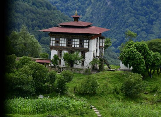 bhutan/lhuntse-district/landmark/lhuntse
