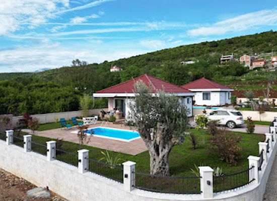 montenegro/vasojevici/landmark/visnjeva-gardens
