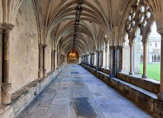 united-kingdom/norwich/landmark/the-cloisters