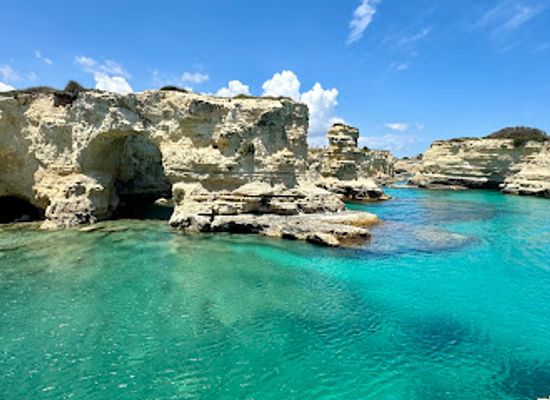 italy/apulia/landmark/faraglioni-di-sant-andrea