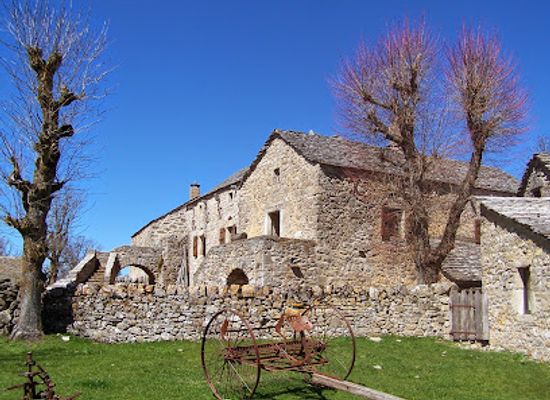 france/gorges-du-tarn/landmark/ferme-caussenarde-d-autrefois