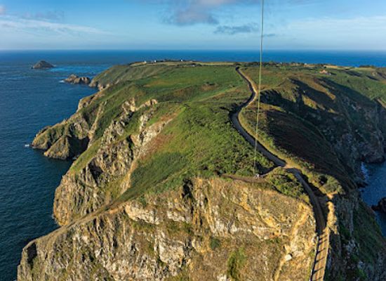 guernsey/brecqhou/landmark/la-coupee