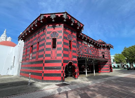 puerto-rico/greater-antilles/landmark/parque-de-bombas