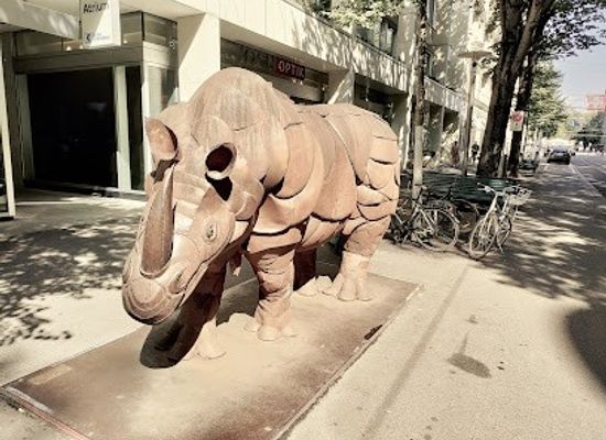 switzerland/zurich/landmark/rhino-statue