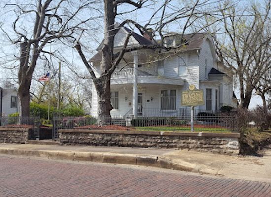 missouri/poplar-bluff/landmark/margaret-harwell-art-museum