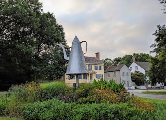 north-carolina/winston-salem/old-salem/landmark/old-salem-teapot