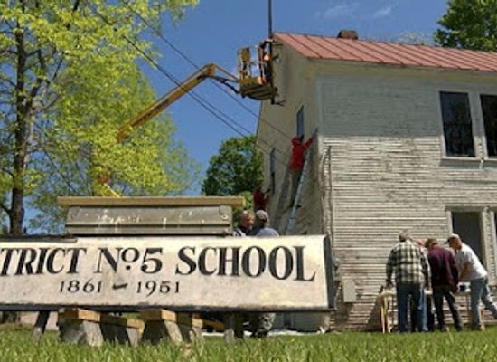 vermont/chittenden-county/landmark/district-no-5-schoolhouse