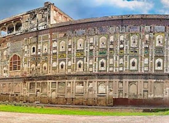 pakistan/lahore/landmark/largest-picture-wall-of-the-world