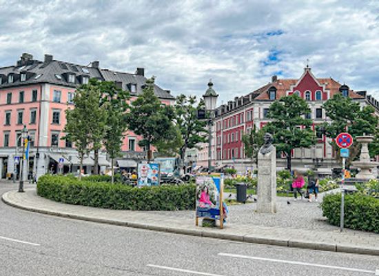 germany/munich/ludwigsvorstadt-isarvorstadt/landmark/leo-von-klenze-denkmal