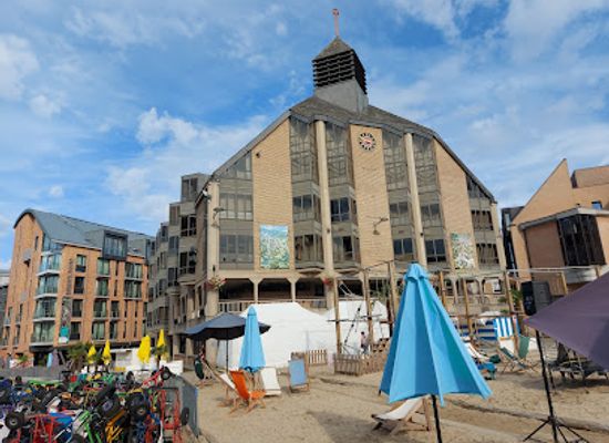 belgium/louvain-la-neuve/landmark/grande-place-de-louvain-la-neuve