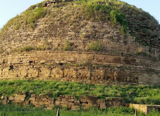 pakistan/pothohar-plateau/landmark/mankiala-stupa
