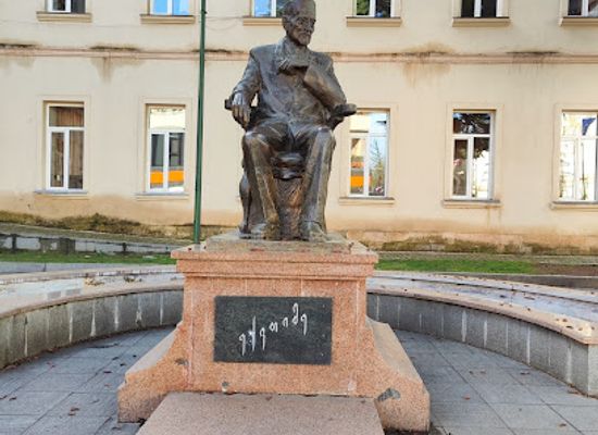 georgia/kutaisi/landmark/ekvtime-takaishvili-monument