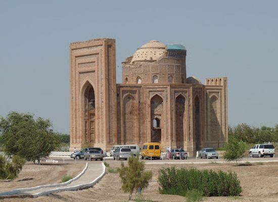 turkmenistan/dasoguz-region/landmark/turabeg-khanym-mausoleum