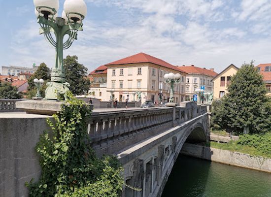 slovenia/drava/landmark/dragon-bridge