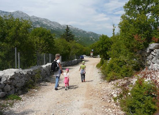 croatia/dalmatia/landmark/vranjaca-cave