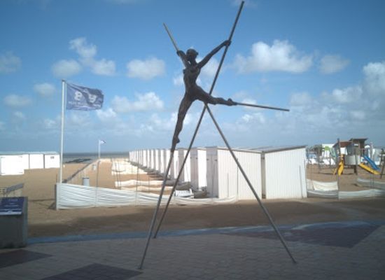 belgium/knokke-heist/landmark/sculpture-link-knokke-heist
