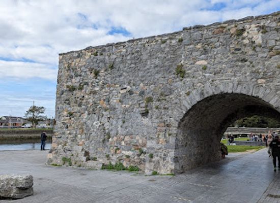 ireland/county-galway/landmark/hall-of-the-red-earl