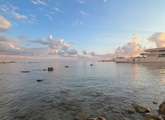 cyprus/kato-paphos/landmark/tom-s-meeting-point