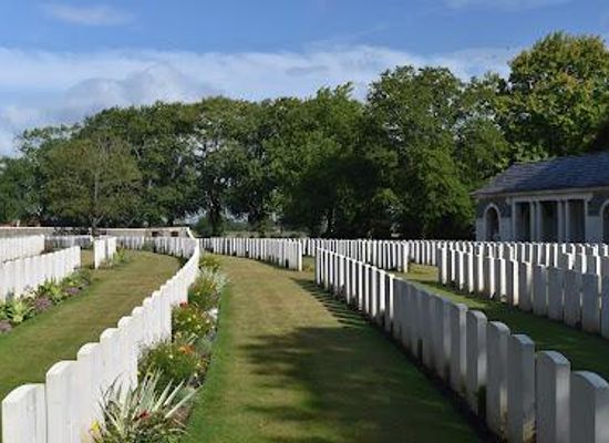 belgium/west-flanders/landmark/sanctuary-wood-cemetery