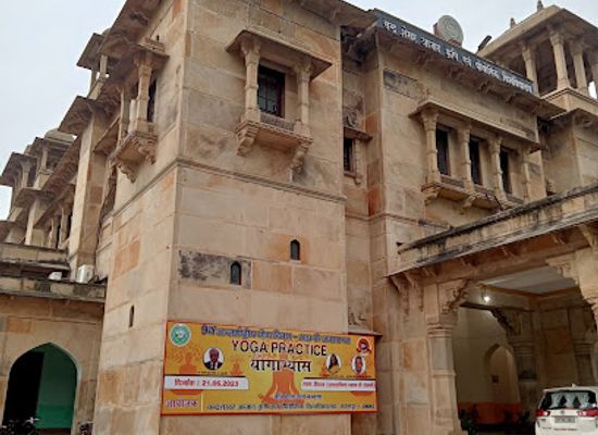 india/kanpur/landmark/kamla-retreat